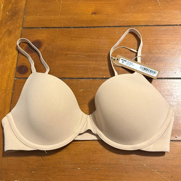 SKIMS Fits Everybody T-Shirt Bra in Mica - Picture 2 of 12